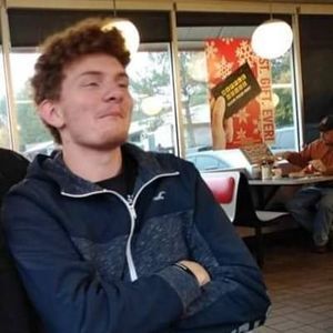 Meet your Posher, Dakota